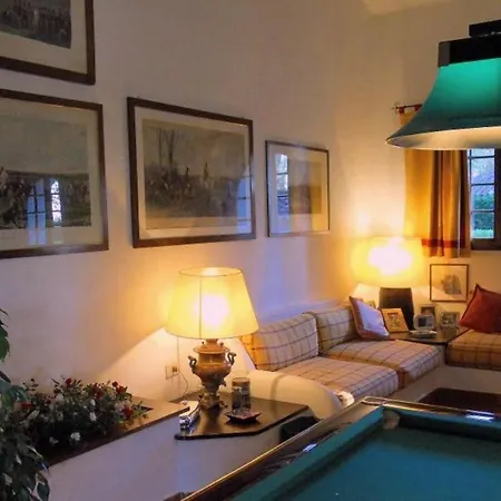 Solcio Sleeps 6 Air Con Wifi فيلة